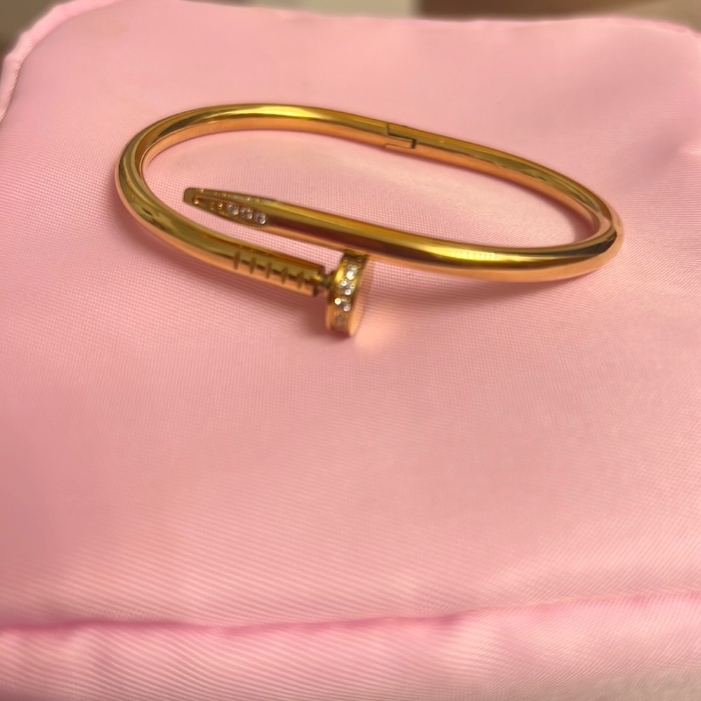 Fashion nail bracelet
